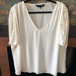 1XL Elegant White/Cream Women's Top